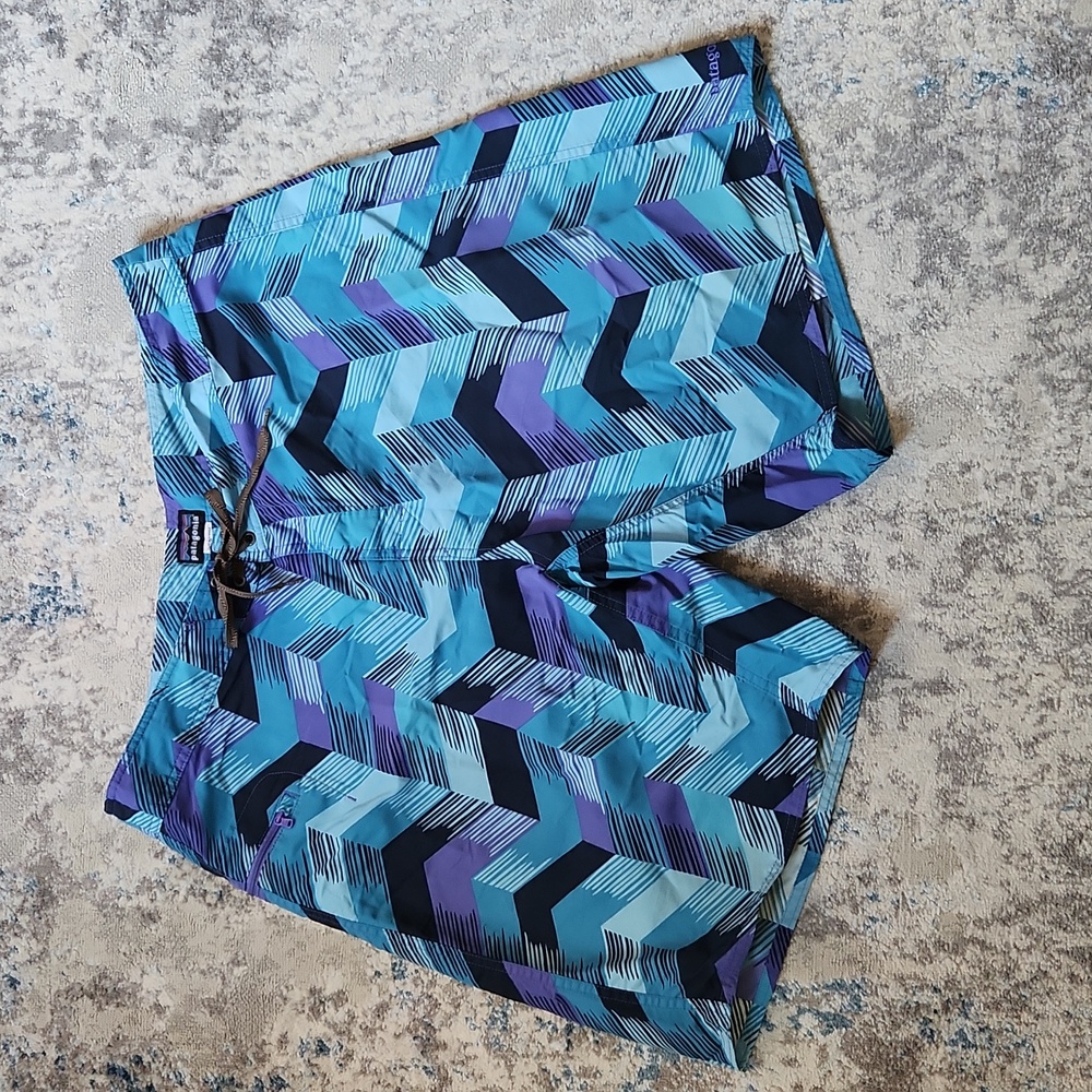 Patagonia Men's Size 38 Chevron Pattern Swim‎ Trunks Board Shorts Unlined